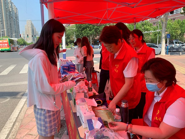 助力學子圓夢，踐行國企擔當  安徽鹽業(yè)地產(chǎn)集團組織愛心助考公益活動